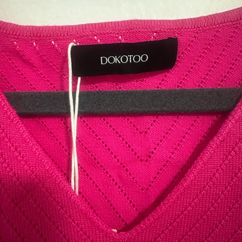 Chic Fuchsia V-Neck Women's Blouse - Picture 7 of 15